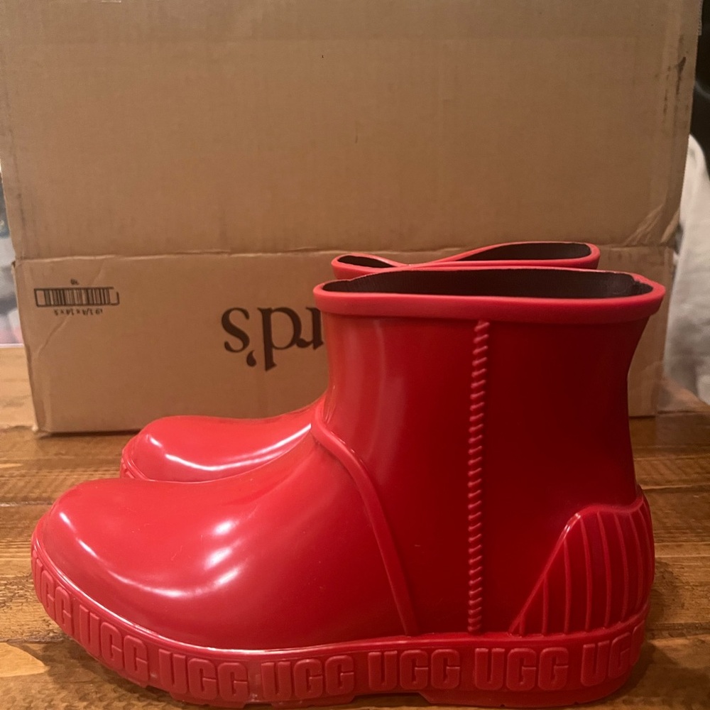 UGG Rain Boots - Picture 2 of 4